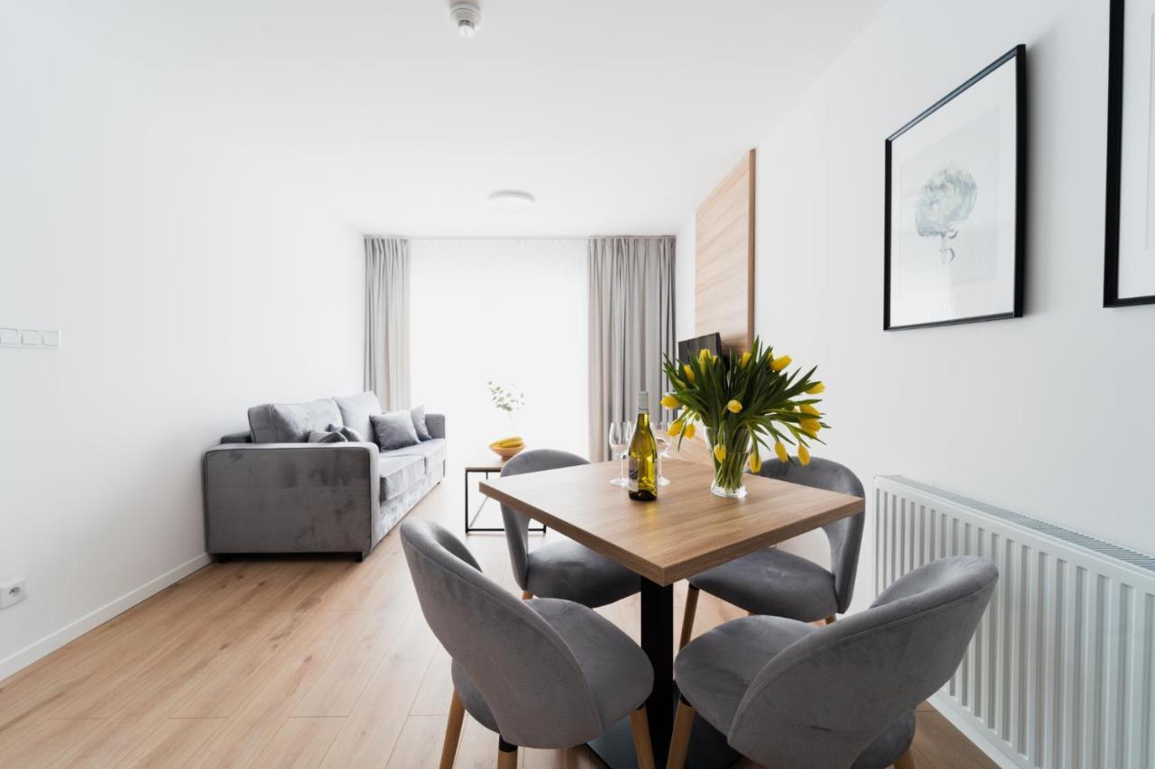Apartment Square *